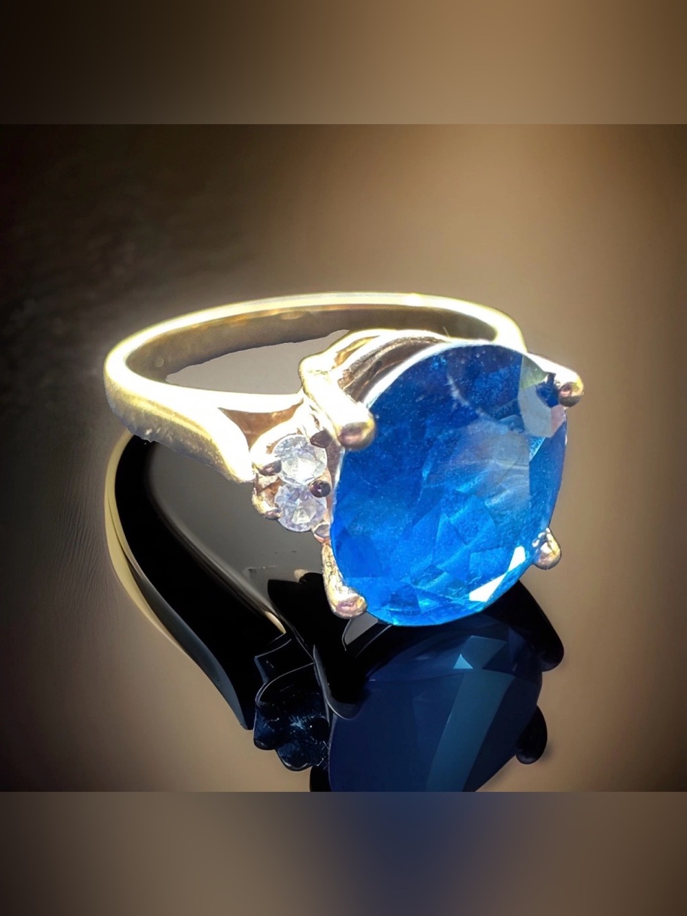 Beautiful Lab Created Cobalt Blue Spinel 10K YG Ring W-4 Diamond Accents Size 7